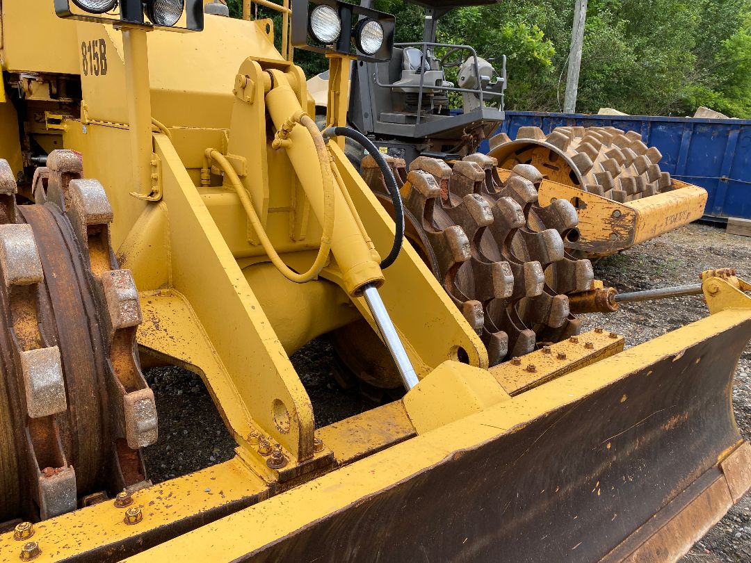 1981 CATERPILLAR 815B - Image 14